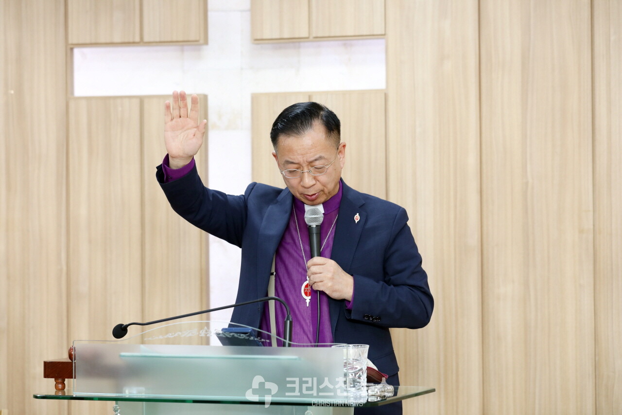 개회예배 축도, 김찬호 감독