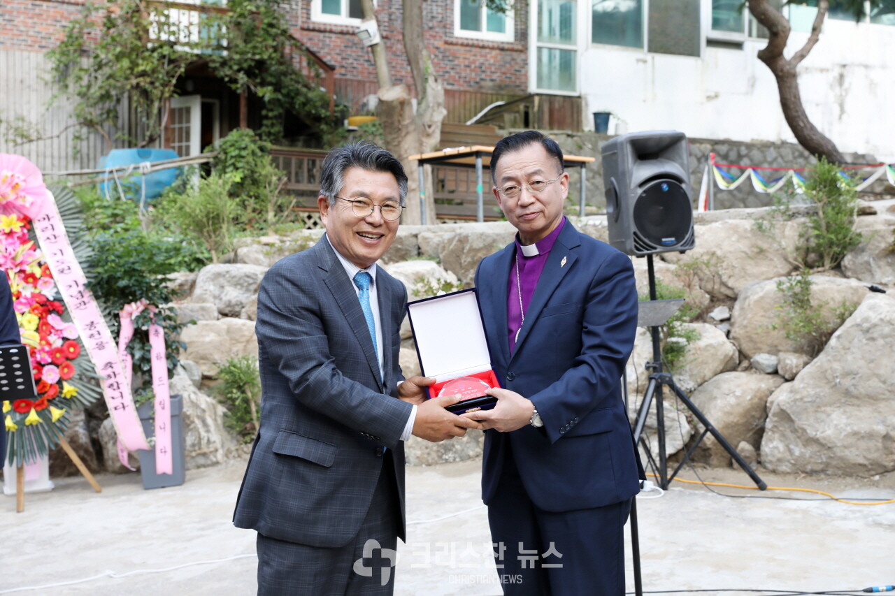 감사패 수여, 한재구 장로(강화동지방회 은혜교회)