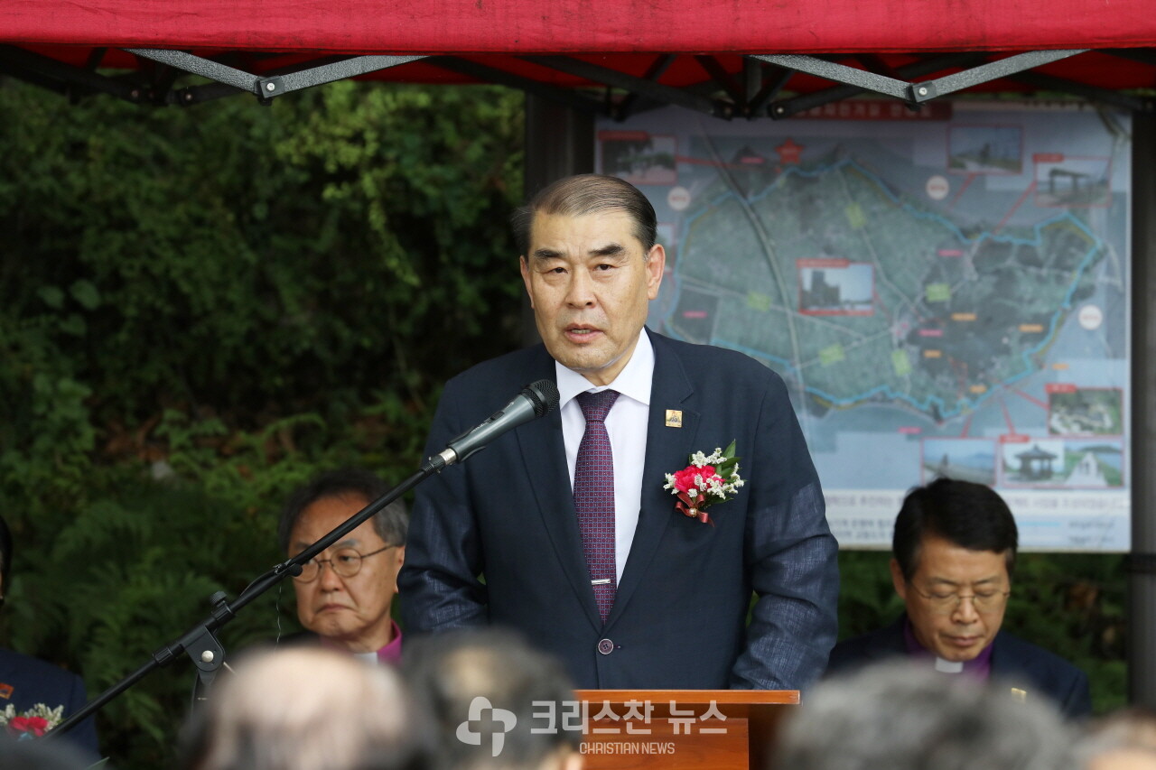 1부 예배 사회, 문영배 총무(사회평신도국)
